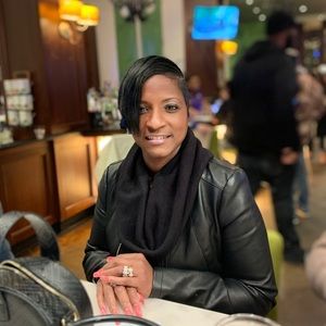 Meet your Posher, Carrie